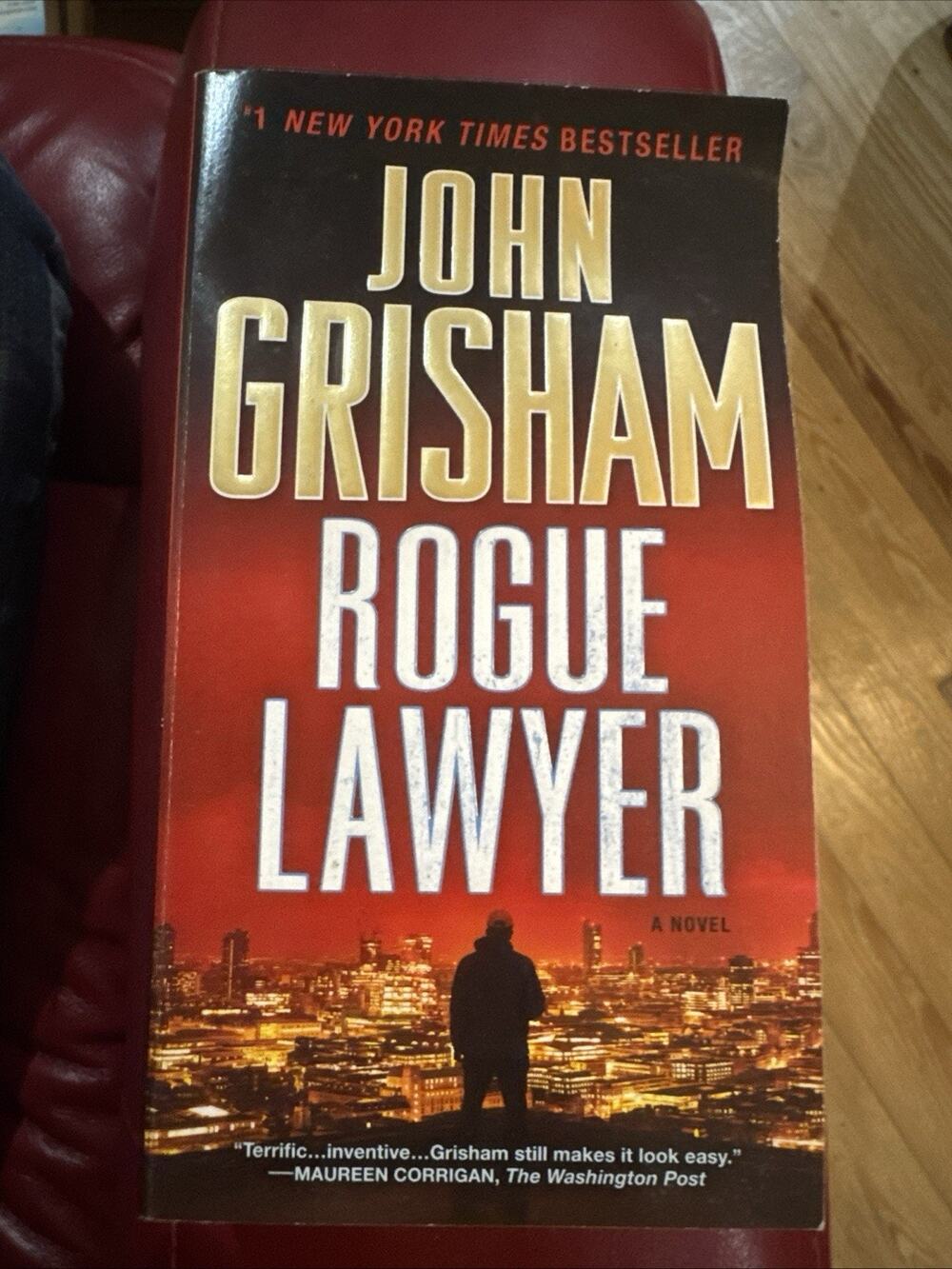 Rogue Lawyer: A Novel - John Grisham, 0553393480, paperback